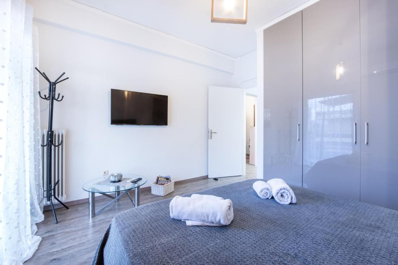 Apartment With Parking Near Medical Center Athen Eksteriør billede
