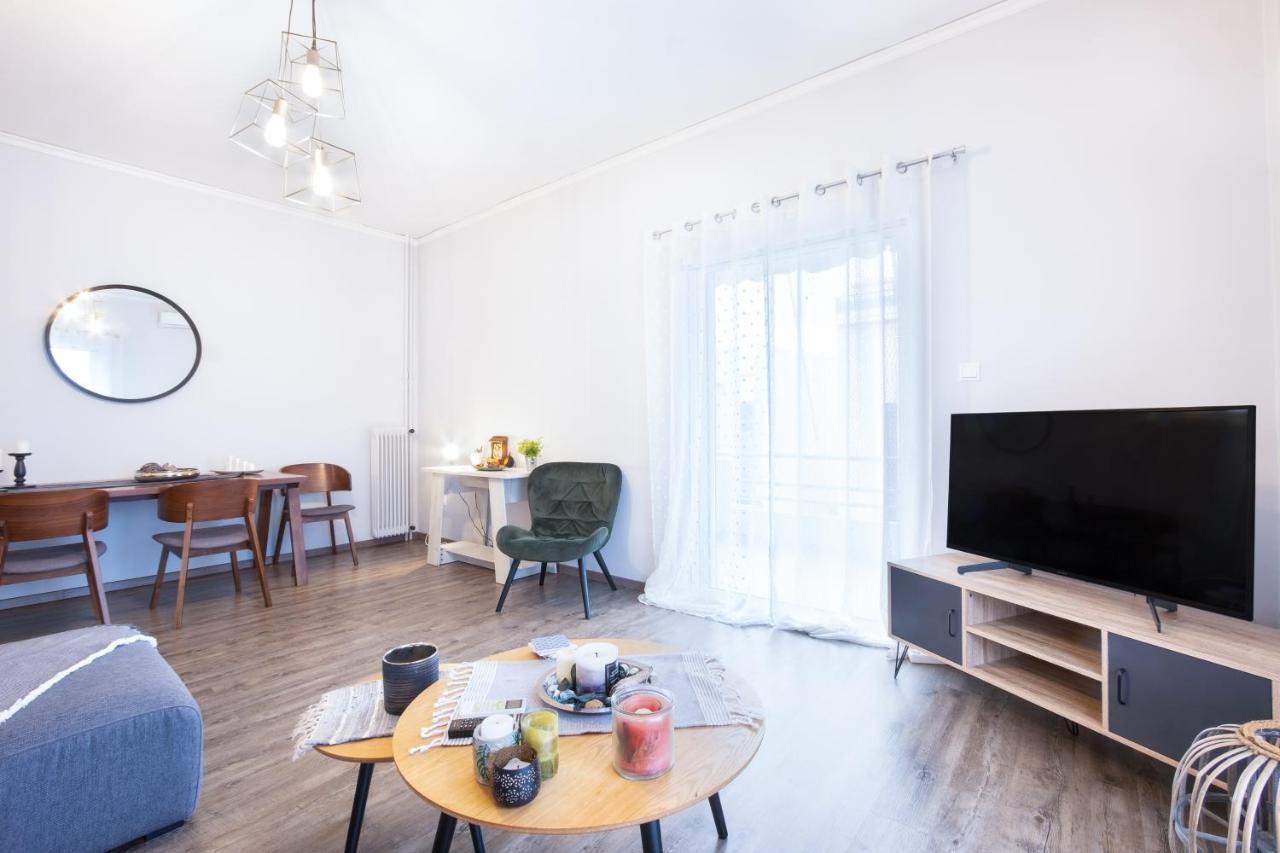 Apartment With Parking Near Medical Center Athen Eksteriør billede
