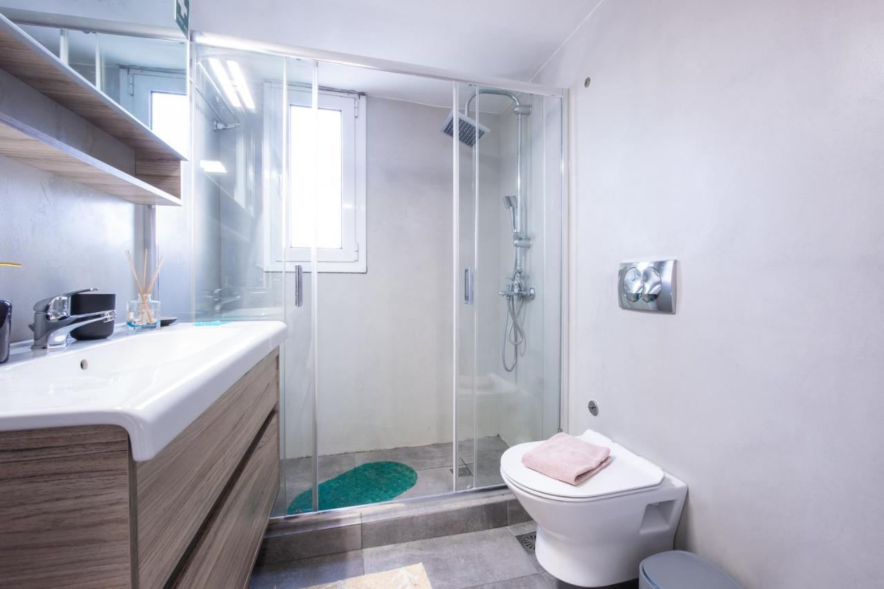 Apartment With Parking Near Medical Center Athen Eksteriør billede
